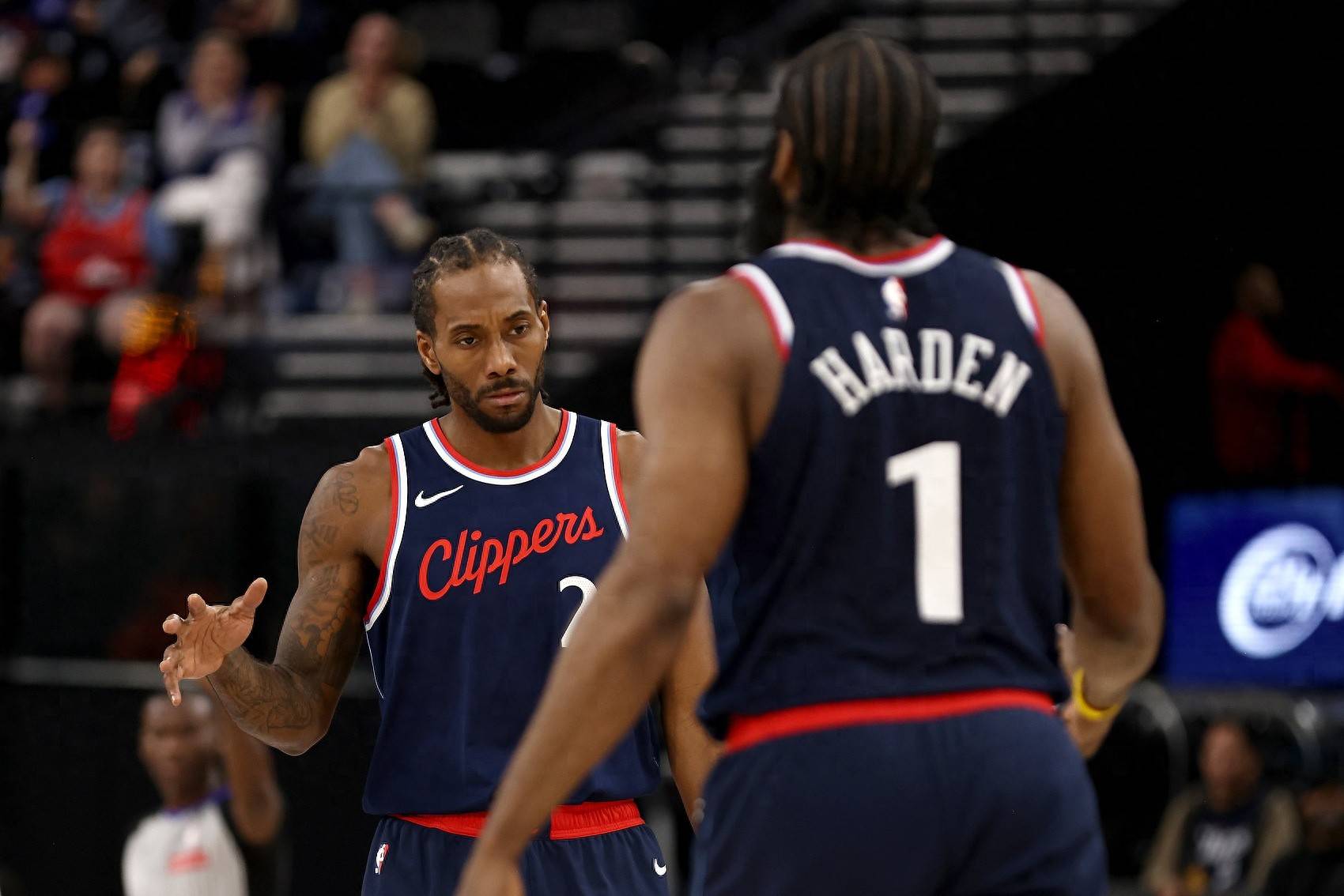 洛杉矶快船训练开放日；赛前外线爆发引欢呼；英超在即；数据趋势出现新变化的简单介绍